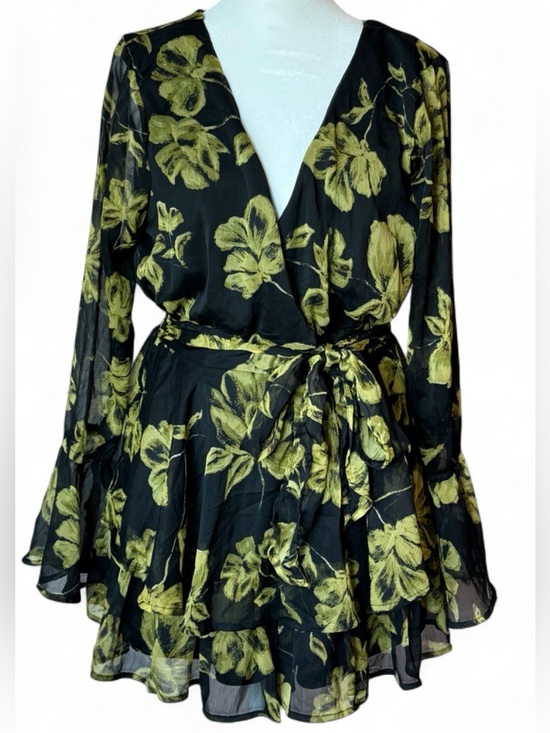 indulge Pants - NWT Indulge Instyle Black & Green Floral Wrap Romper Tie Waist L
